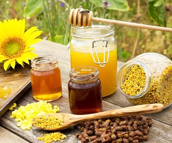 تفاوت ژل رویال با عسل و بره‌ موم چیست ؟