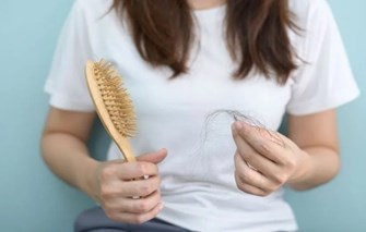 آیا کراتین باعث ریزش مو می‌ شود ؟