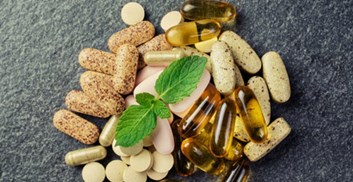 مکمل ها برای زنان ورزشکار: نیازهای خاص و انتخاب مناسب