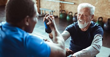 ورزشکاران مسن‌ تر : چگونه با آسیب کمتر و مکمل بیشتر تمرین کنند ؟