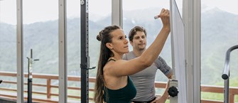 «تکنیک‌های طراحی برنامه برای ورزشکاران با مصرف مکمل»