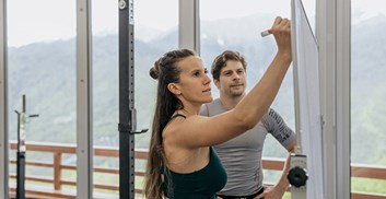 «تکنیک‌های طراحی برنامه برای ورزشکاران با مصرف مکمل»